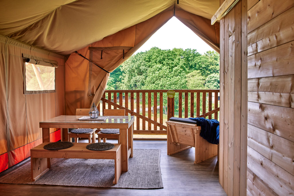 Hillside by Wild Lodge – nya ”glampiga” boendet i Skånes Djurpark